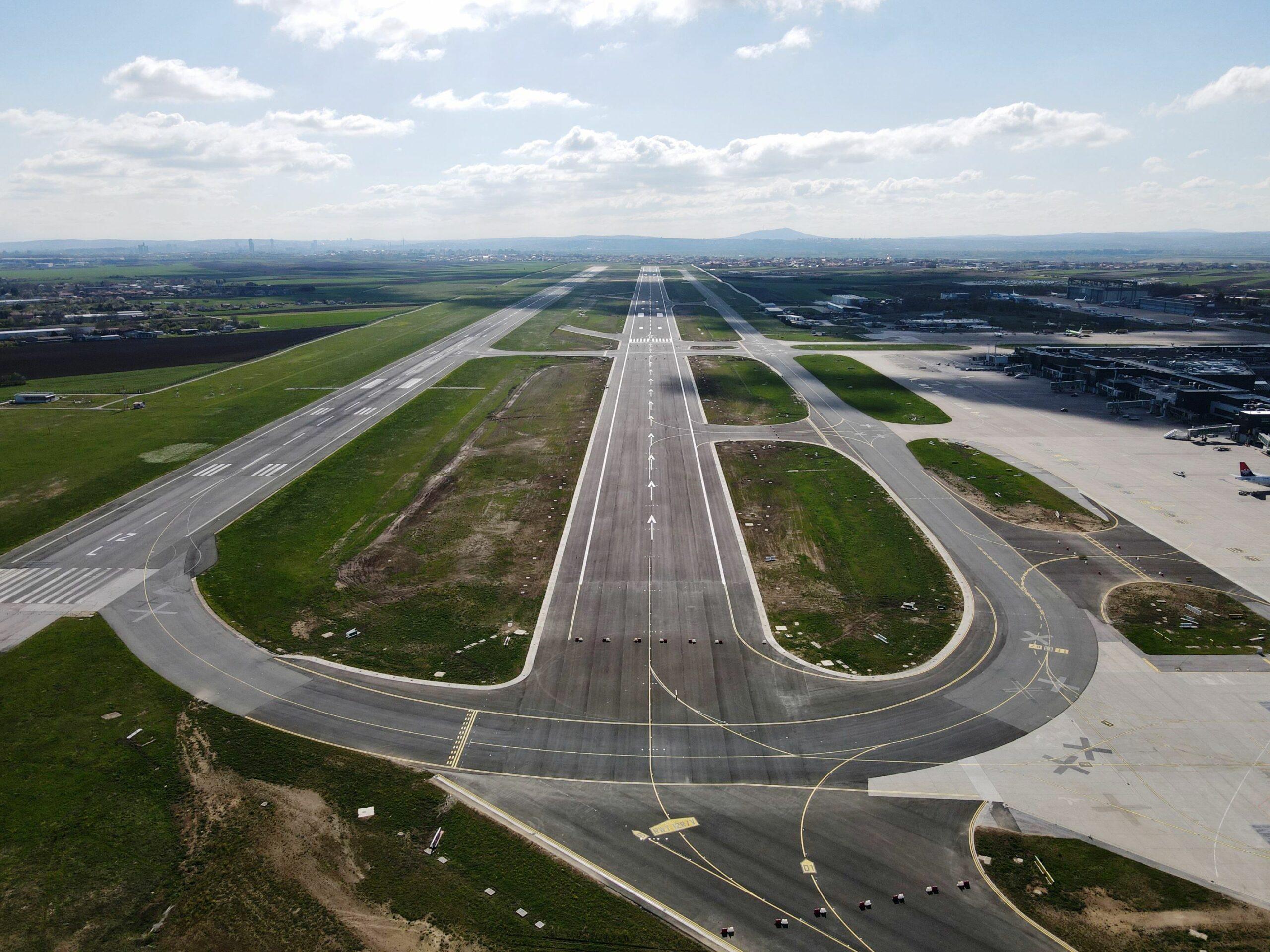 Belgrad Havalimanı’nın Yeni Pisti Açıldı