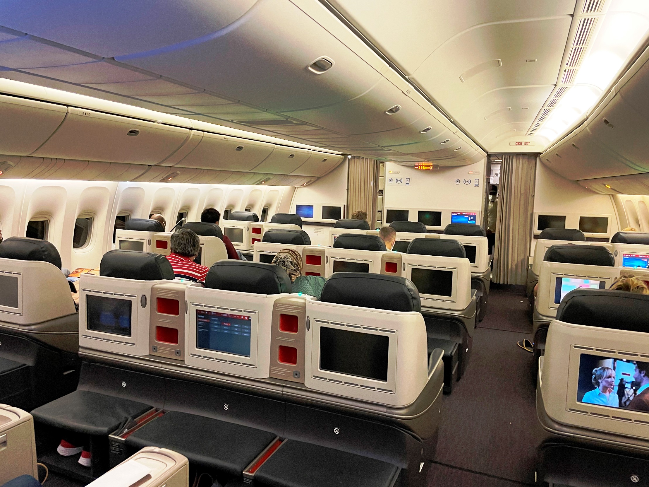 THY, Boeing 777’lerindeki Business Class Bölümünü Yenileyecek
