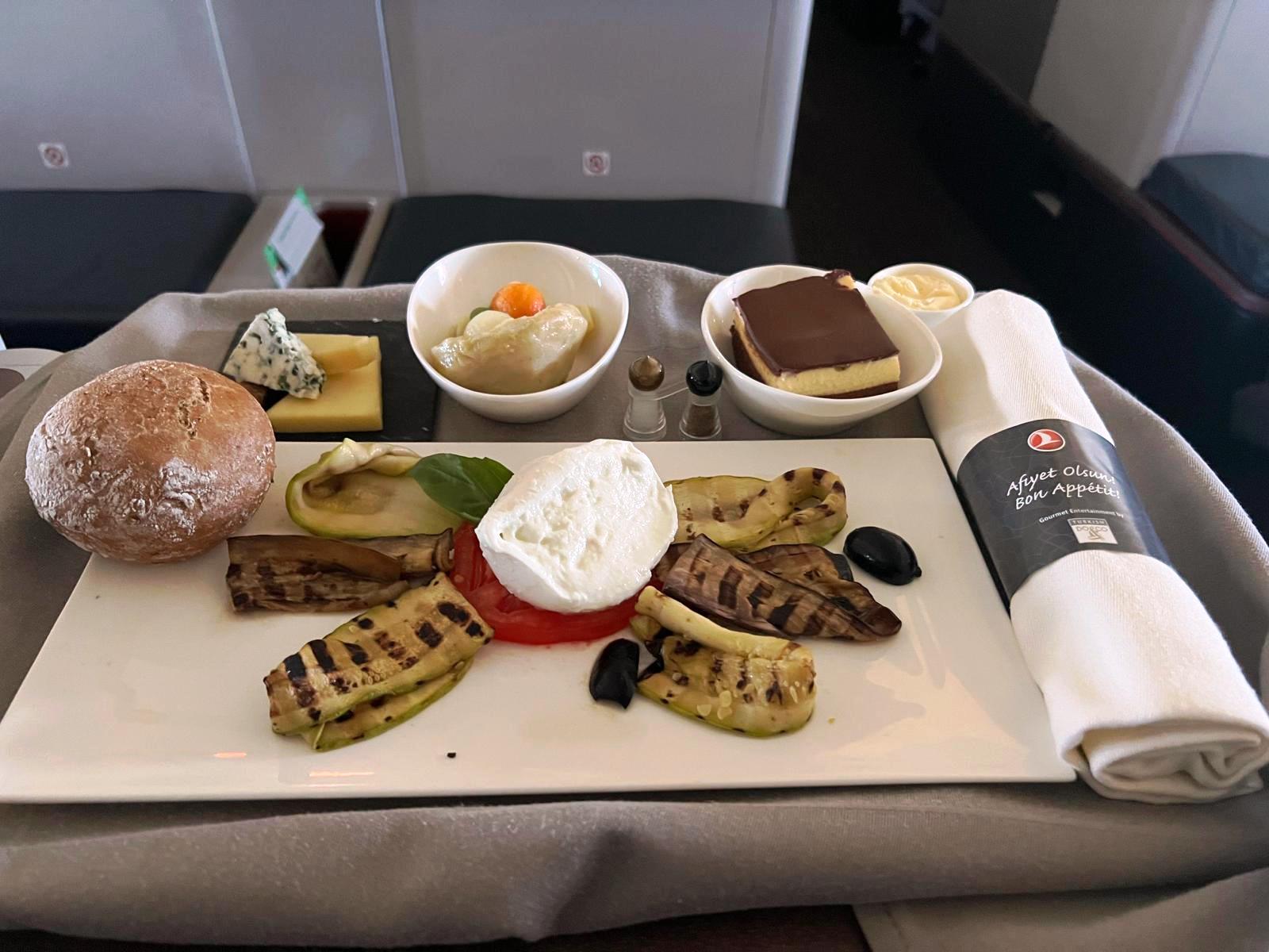 THY Orta Menzil Dış Hat Business Class İkramı