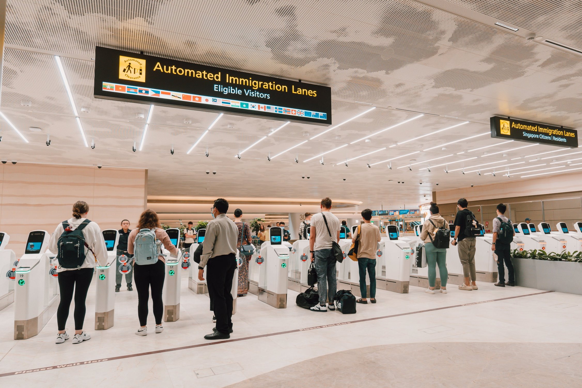 Singapur Changi Havalimanı’ndaki Pasaport Kontrolü Tamamen Otomatik Hâle Getirildi