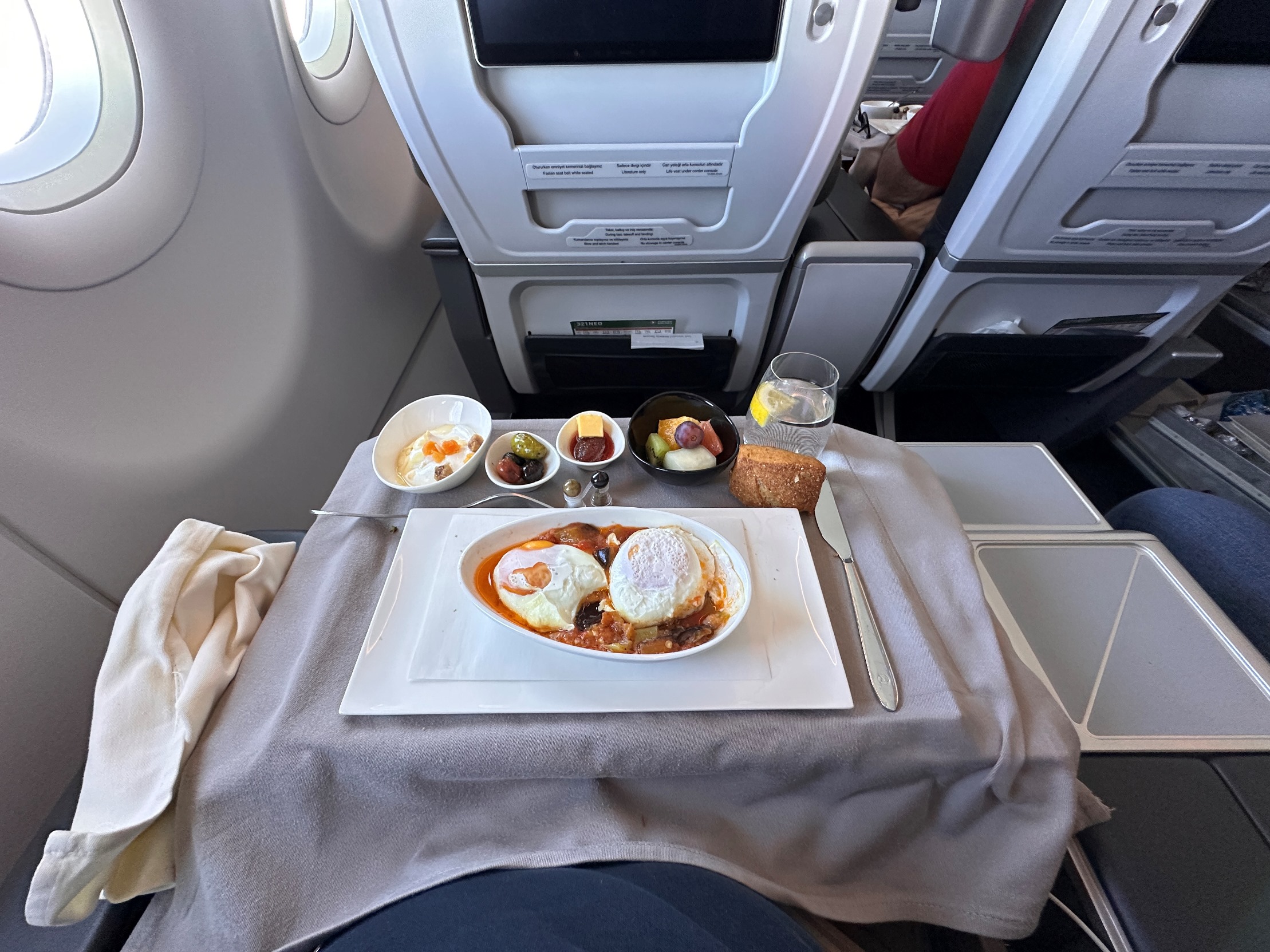 Türk Hava Yolları Business Class Yemek İkramı (İstanbul – Edinburgh)