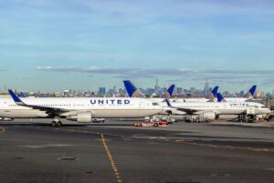 United Airlines uçakları, Newark Havalimanı'nda görülüyor (Ekim 2016)