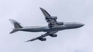 Katar'ın Trump'a Hediye Ettiği Boeing 747-8