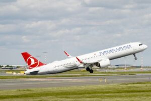 THY'nin Airbus A321neo tipi bir uçağı, Prag Havalimanı'na inişte kuyruk sürttü (11 Mayıs 2025)