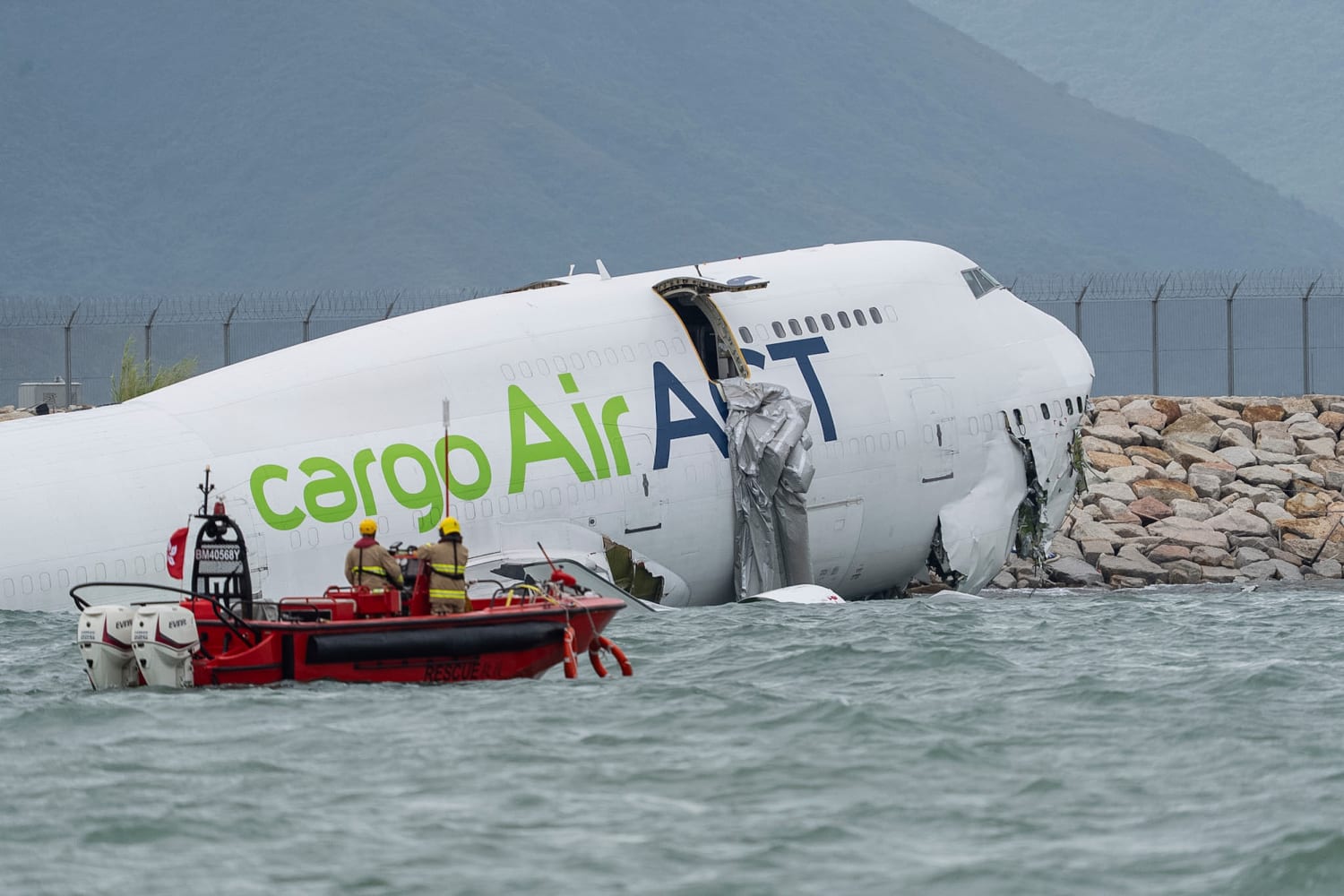 ACT Cargo Uçağı, Hong Kong’da Kaza Yaptı