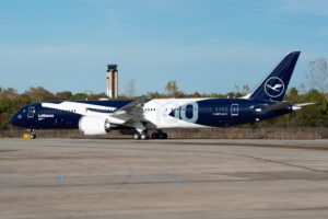 Lufthansa x Boeing 787 (D-ABPU)