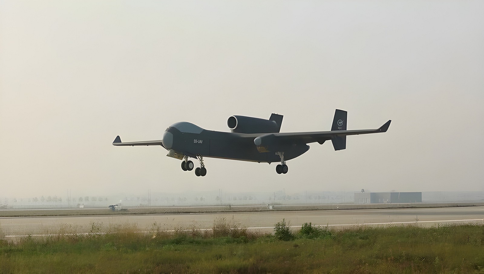 Jiutian: Çinli devasa İHA ilk deneme uçuşunu yaptı.