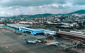 İstanbul Sabiha Gökçen Havalimanı x T1-T2 Yolcu Köprüsü