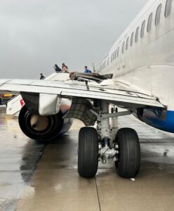 SunExpress uçağı, Antalya Havalimanı'nda iniş takımı arızası yaşadı.