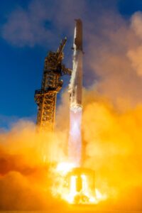 Starship, bir deneme sırasında görülüyor.