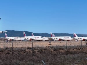 Qatar Airways'in, Teruel Havalimanı'nda park eden uçakları (Mart 2026)