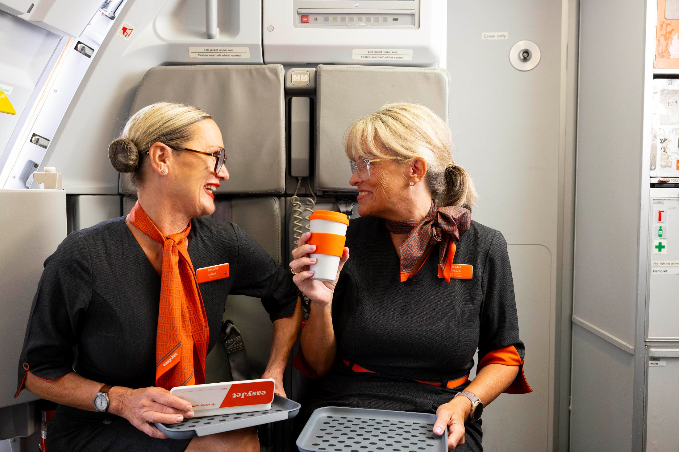 easyJet, Uçuş Ekiplerinin Tek Kullanımlık Yemek Kutularını Kaldırıyor